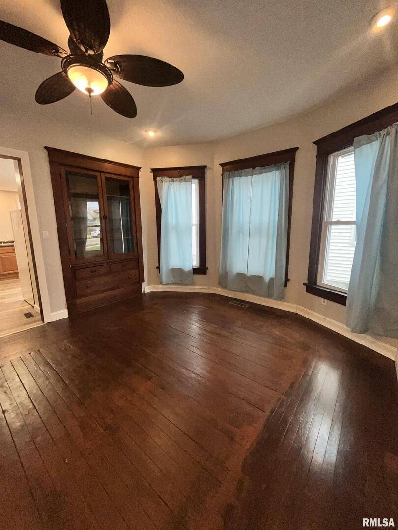 226 2ND AVE S, Clinton, IA 52732