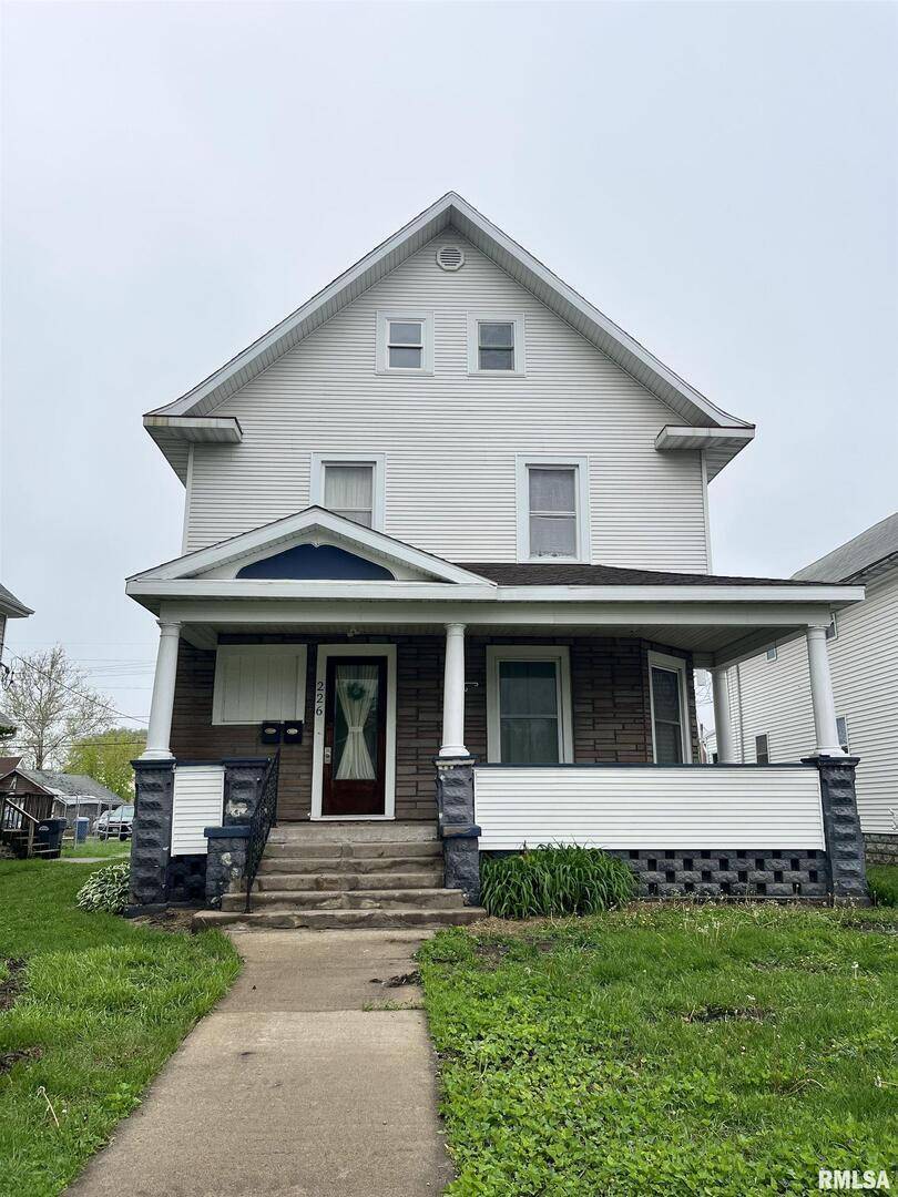 226 2ND AVE S, Clinton, IA 52732