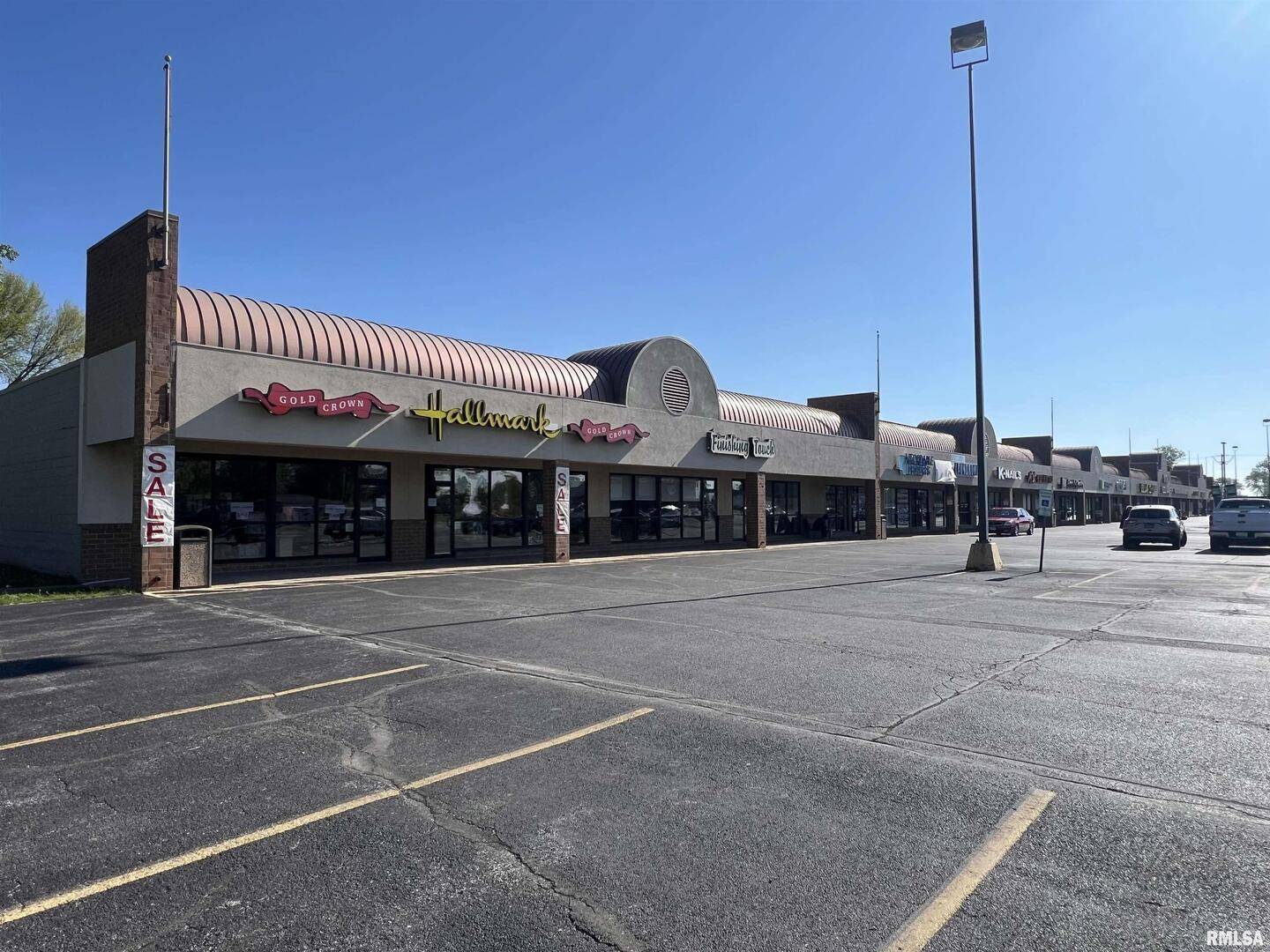 609 AVENUE OF THE CITIES, East Moline, IL 61244