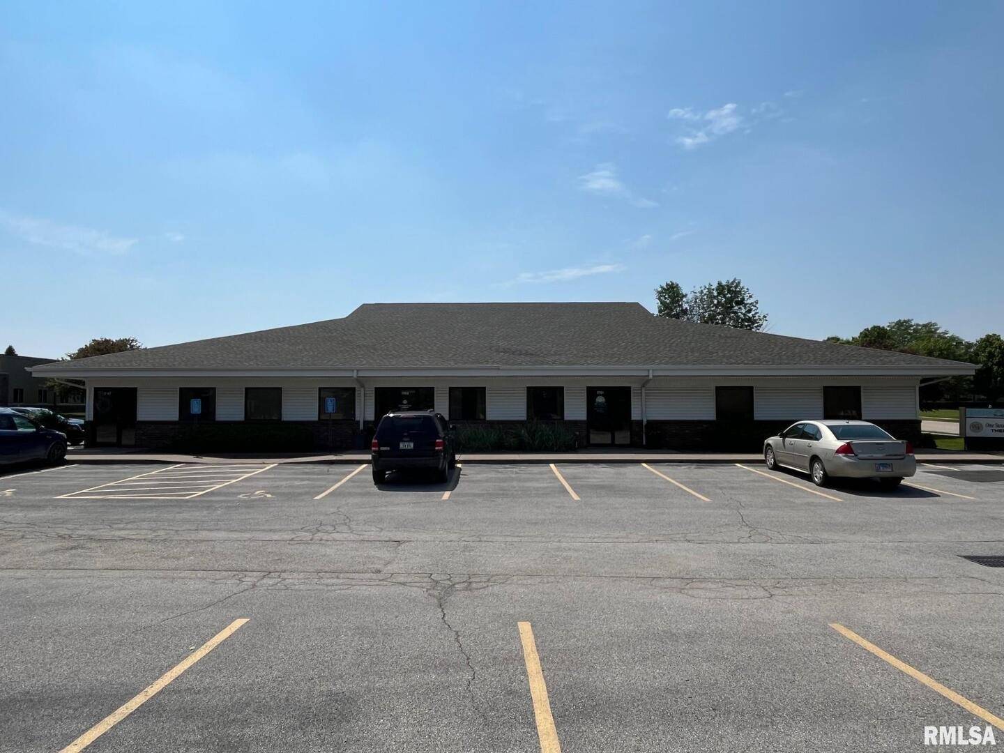 1747-1751 E 54TH ST, Davenport, IA 52807