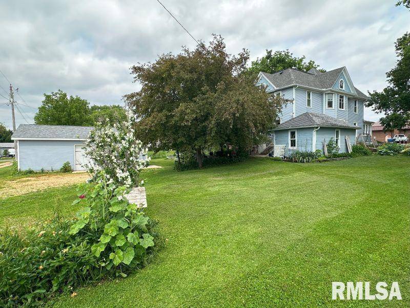 605 FULTON ST, Grand Mound, IA 52751