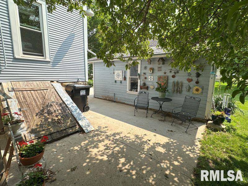 605 FULTON ST, Grand Mound, IA 52751