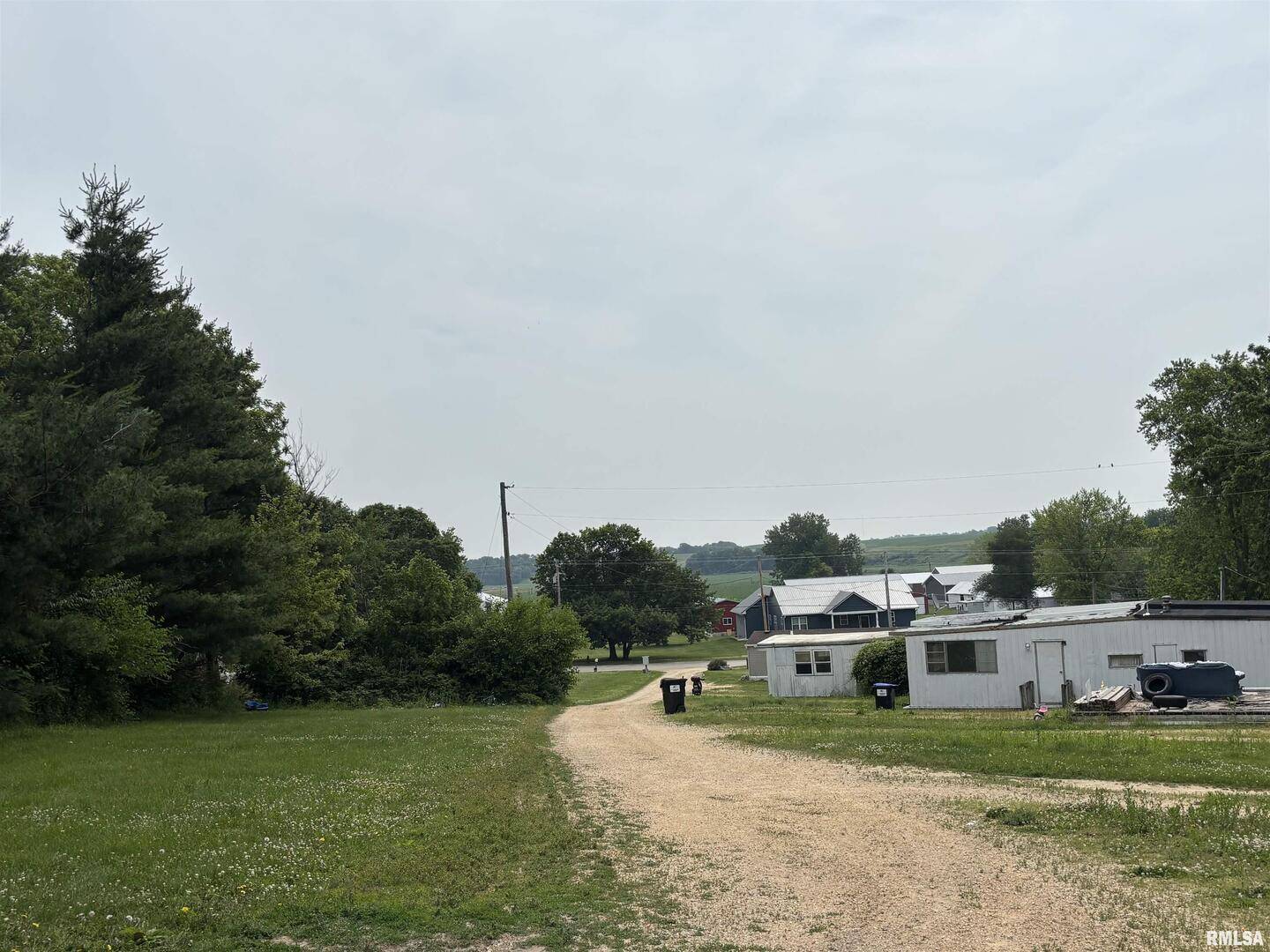 131 BROADWAY ST, Charlotte, IA 52731