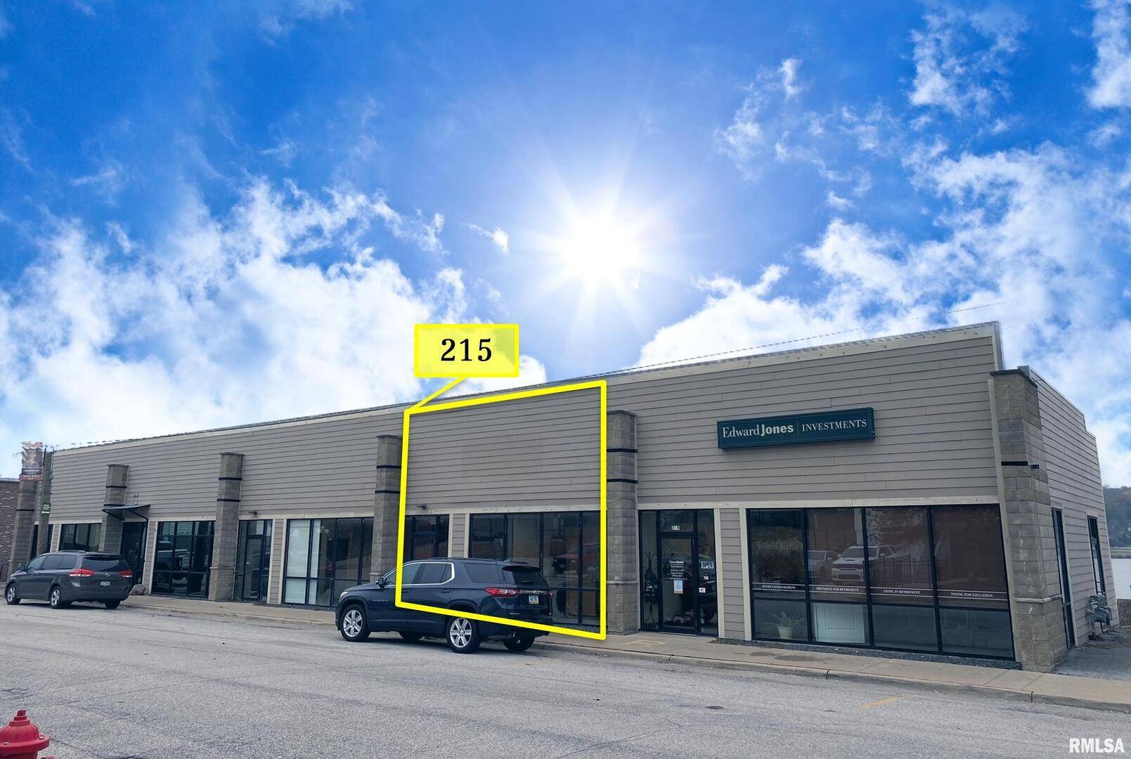 215 N MAIN ST, Port Byron, IL 61275