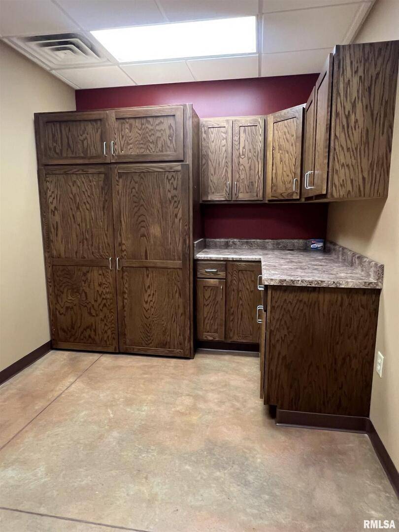 215 N MAIN ST, Port Byron, IL 61275