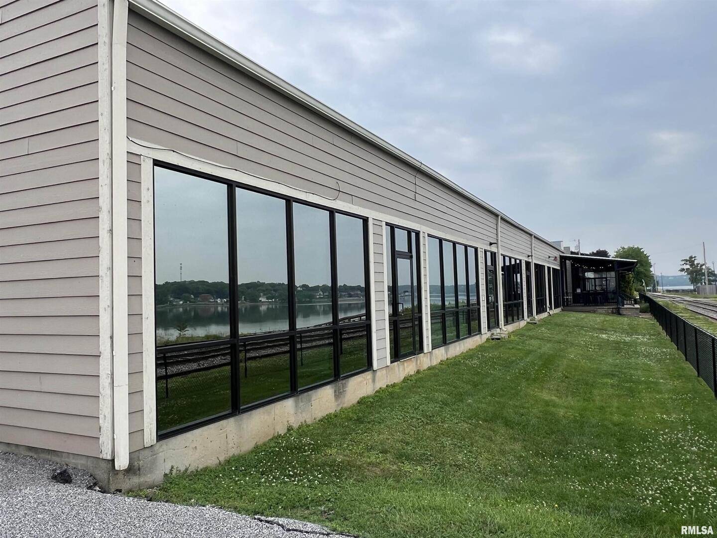 215 & 219 N MAIN ST, Port Byron, IL 61275