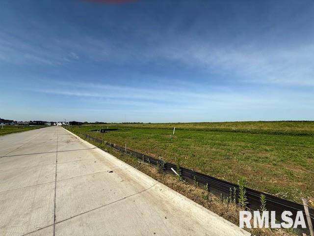 6988 Meghan AVE, Bettendorf, IA 52722