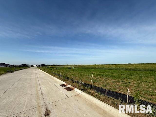 6820 Meghan AVE, Bettendorf, IA 52722
