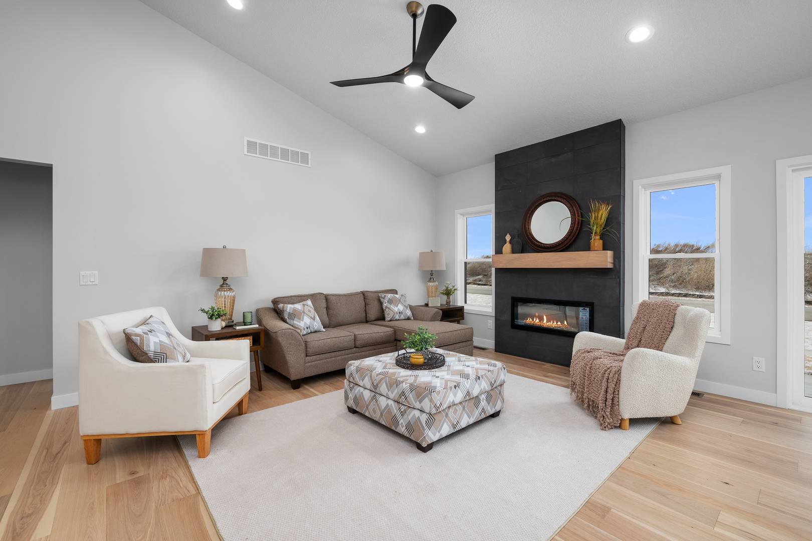 1875 Redbud CIR #102, Eldridge, IA 52748