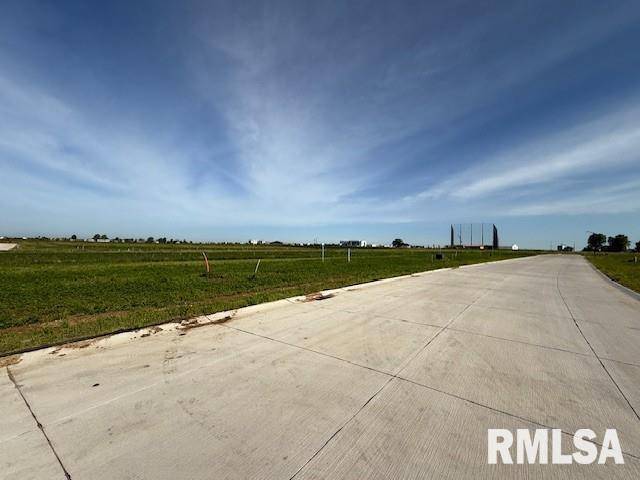 6426 RYAN RD, Bettendorf, IA 52722
