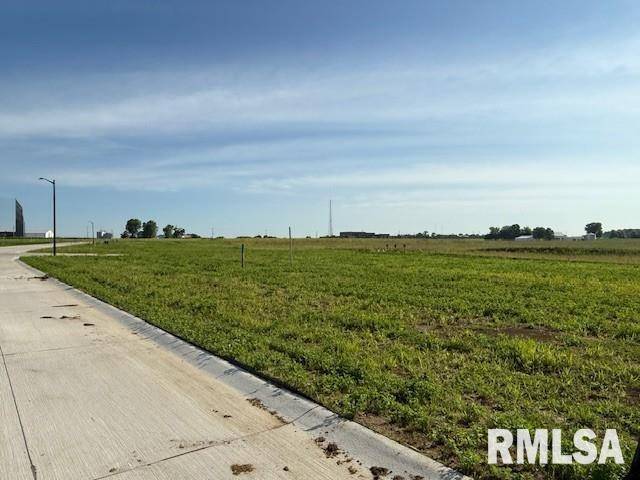 6376 MEYER RD, Bettendorf, IA 52722