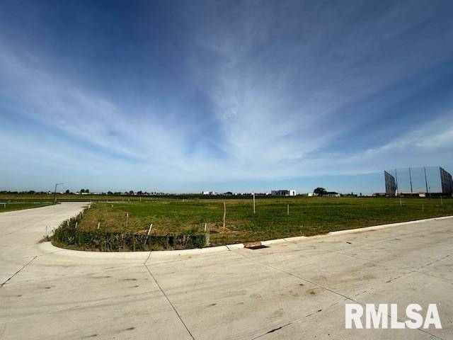 6323 MEYER RD, Bettendorf, IA 52722