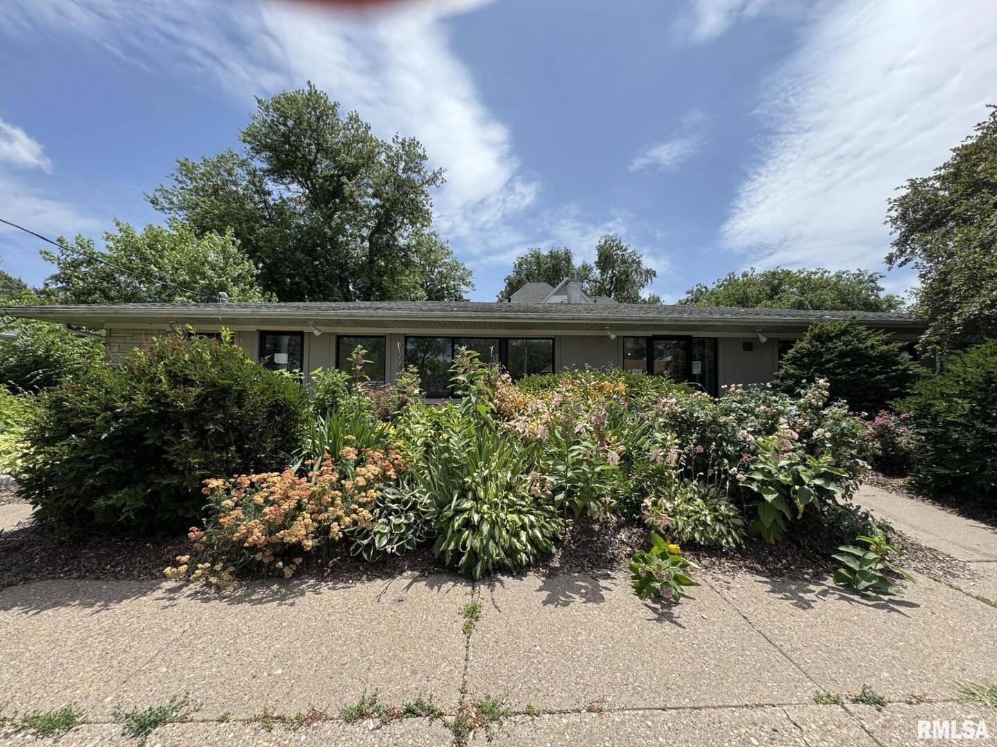 415 E GEORGE WASHINGTON BLVD, Davenport, IA 52803