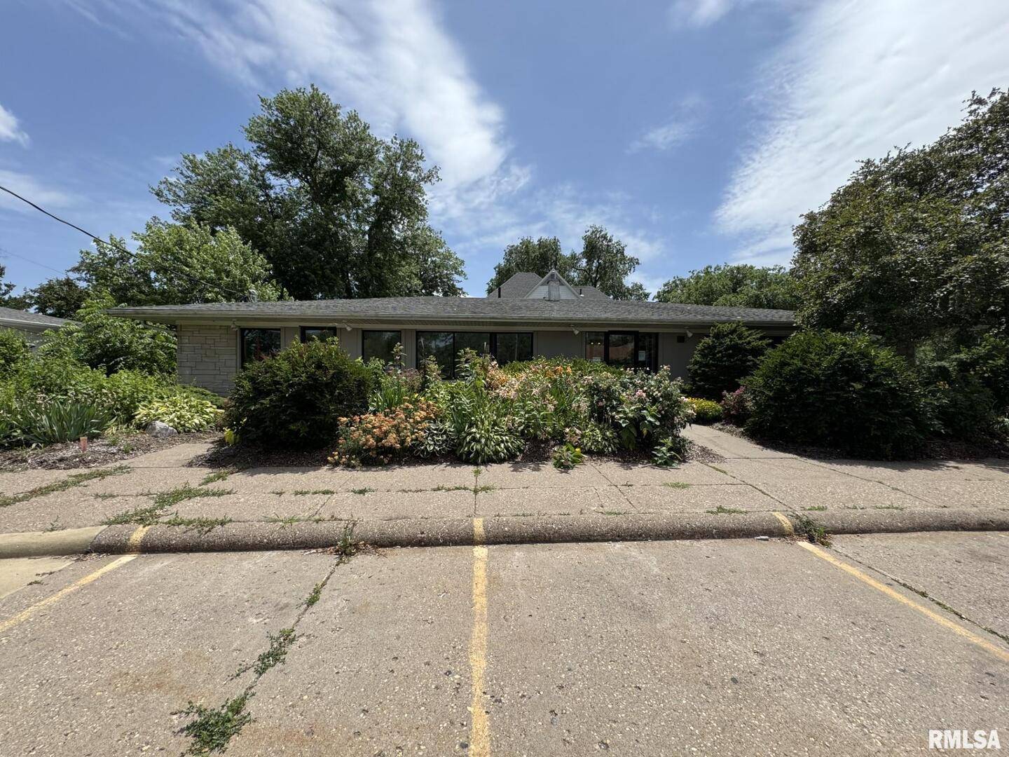 415 E GEORGE WASHINGTON BLVD, Davenport, IA 52803