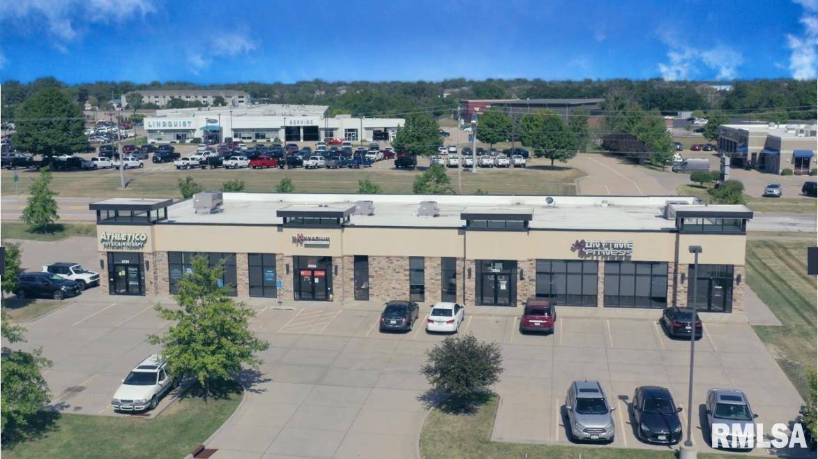 3260 RIDGE PT, Bettendorf, IA 52722