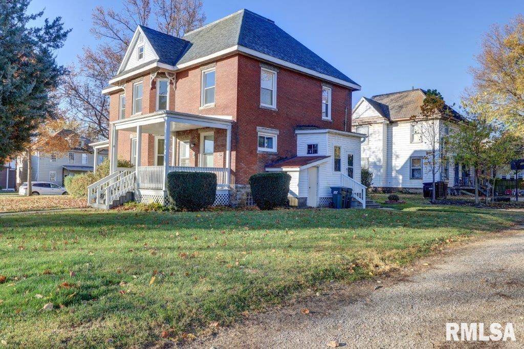 802 4TH ST W, Sterling, IL 61081