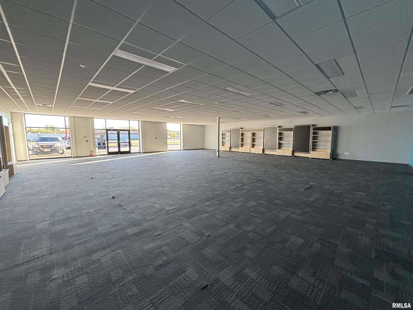 2900 S 25TH ST #Suite D, Clinton, IA 52732