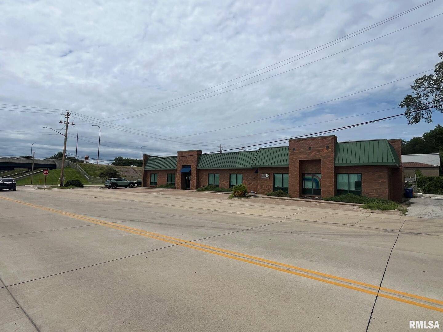 1414 MISSISSIPPI BLVD, Bettendorf, IA 52722