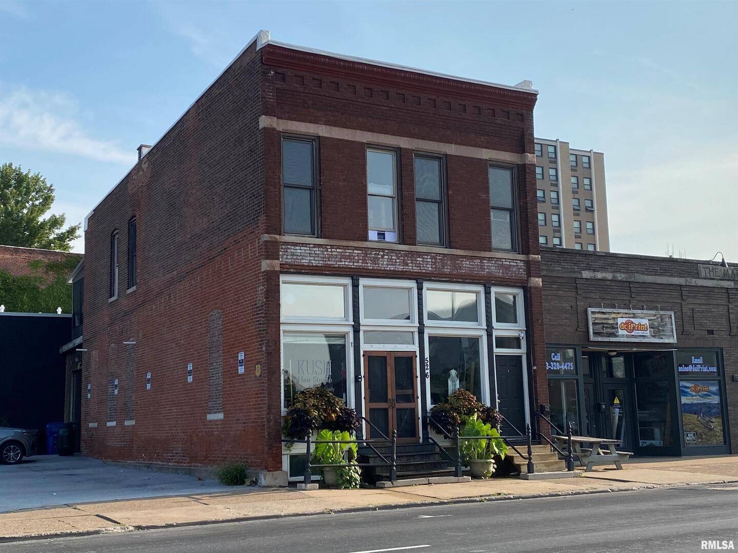 526 W 2ND ST, Davenport, IA 52801