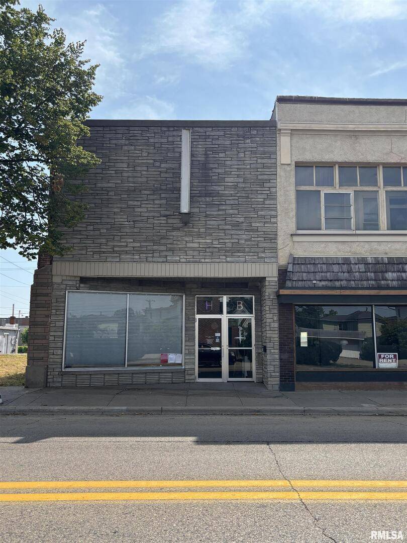 2323 N 2ND ST, Clinton, IA 52732