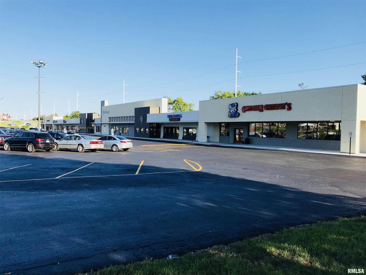 903 E KIMBERLY RD #20, Davenport, IA 52807
