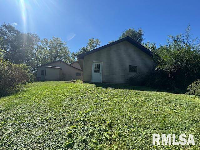 320 30TH AVE N, Clinton, IA 52732