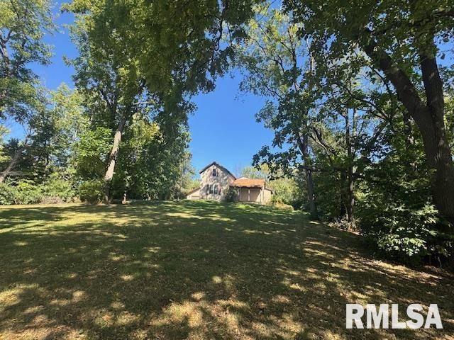 320 30TH AVE N, Clinton, IA 52732