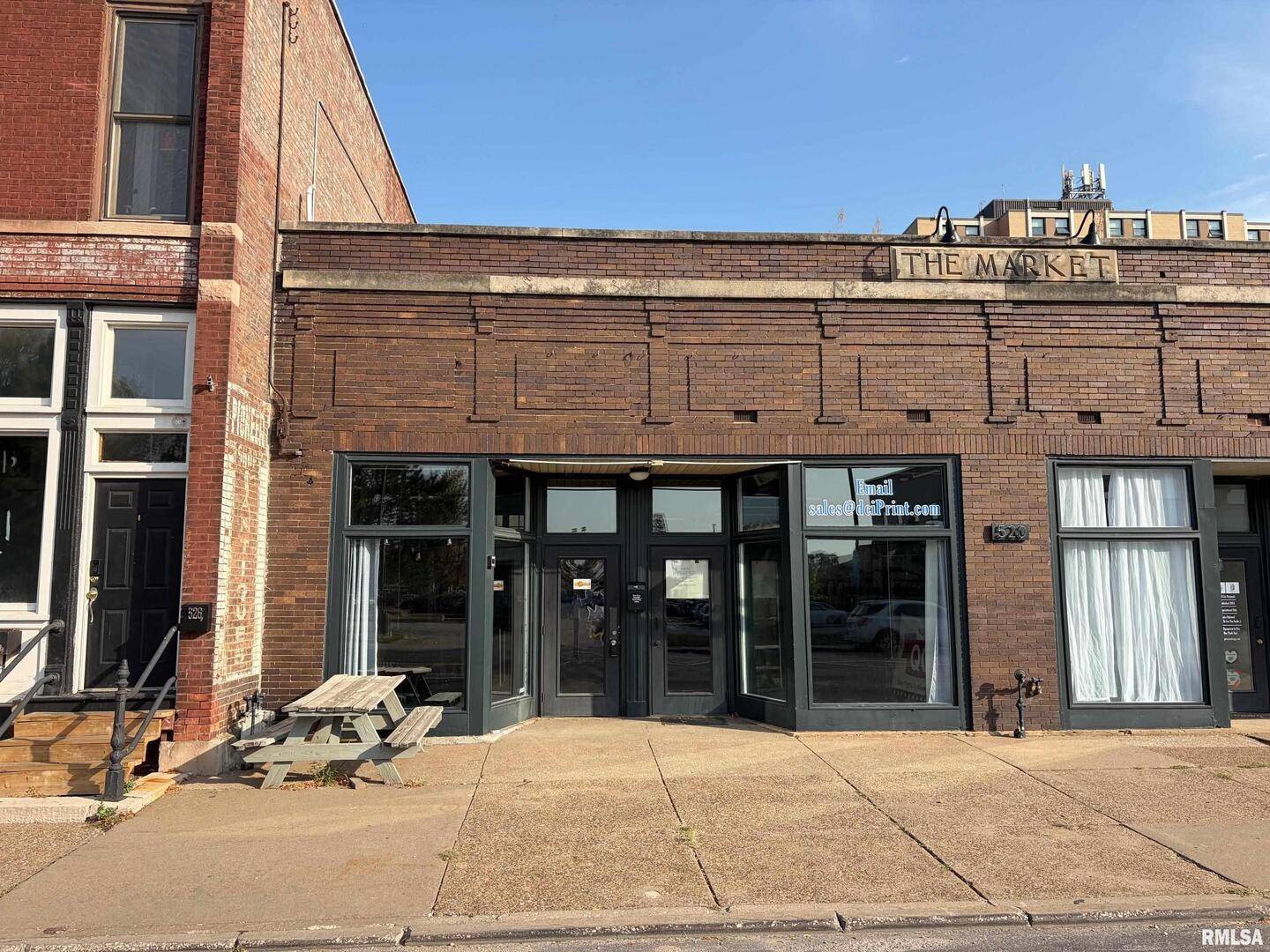 520 W 2ND ST, Davenport, IA 52801