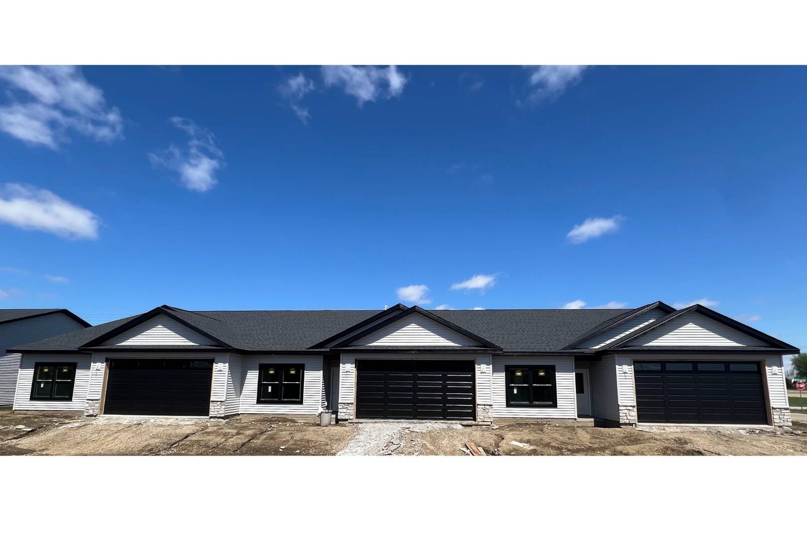 1704 REDBUD CIR #103, Eldridge, IA 52748