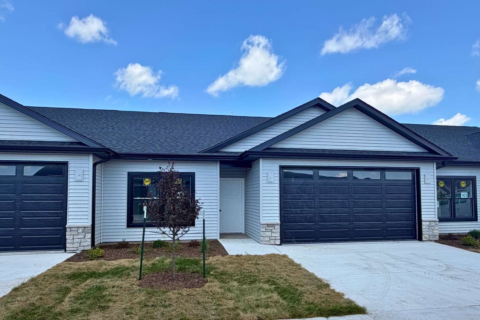 1704 REDBUD CIR #102, Eldridge, IA 52748
