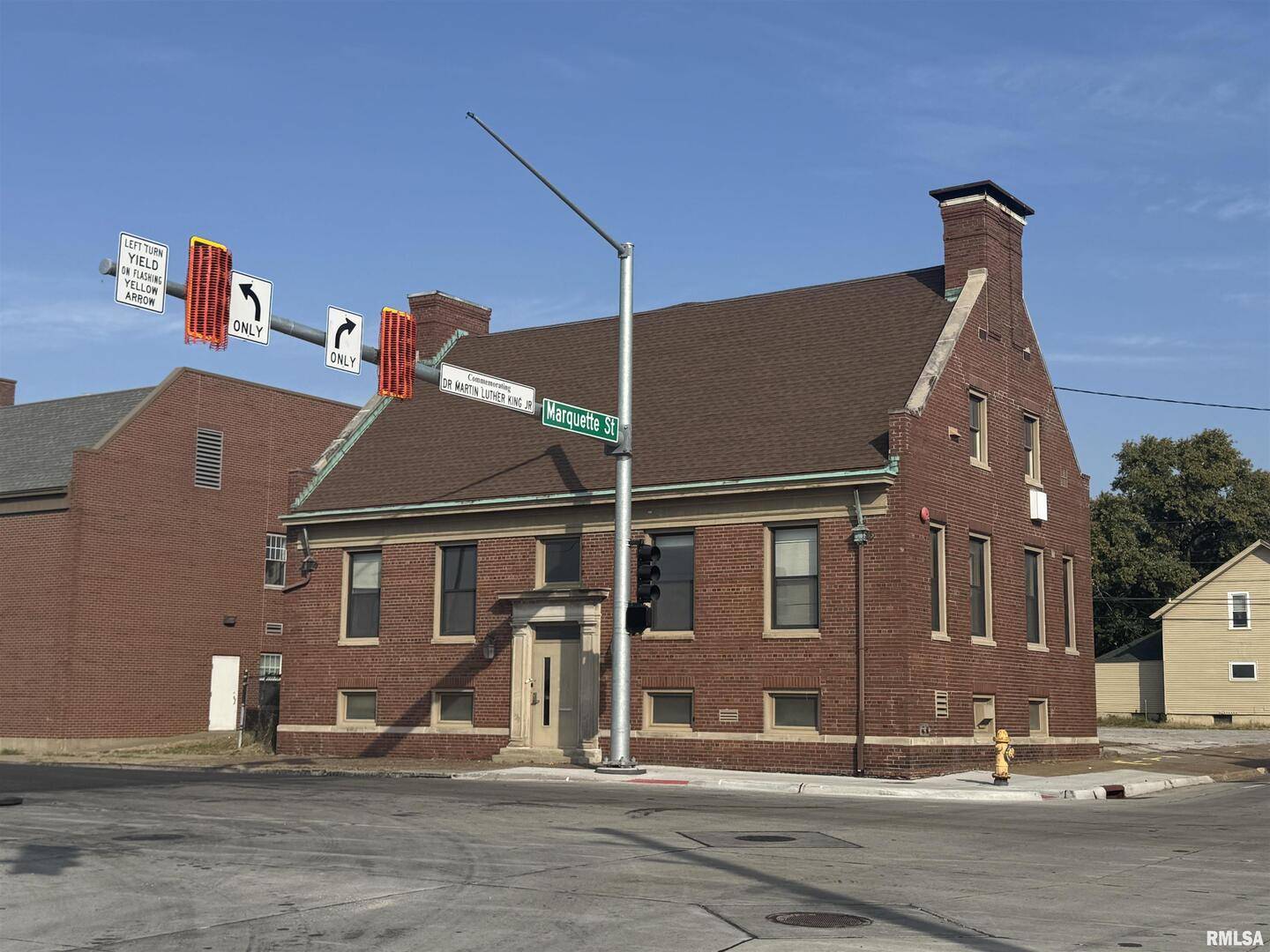 1202 W 3RD ST, Davenport, IA 52802