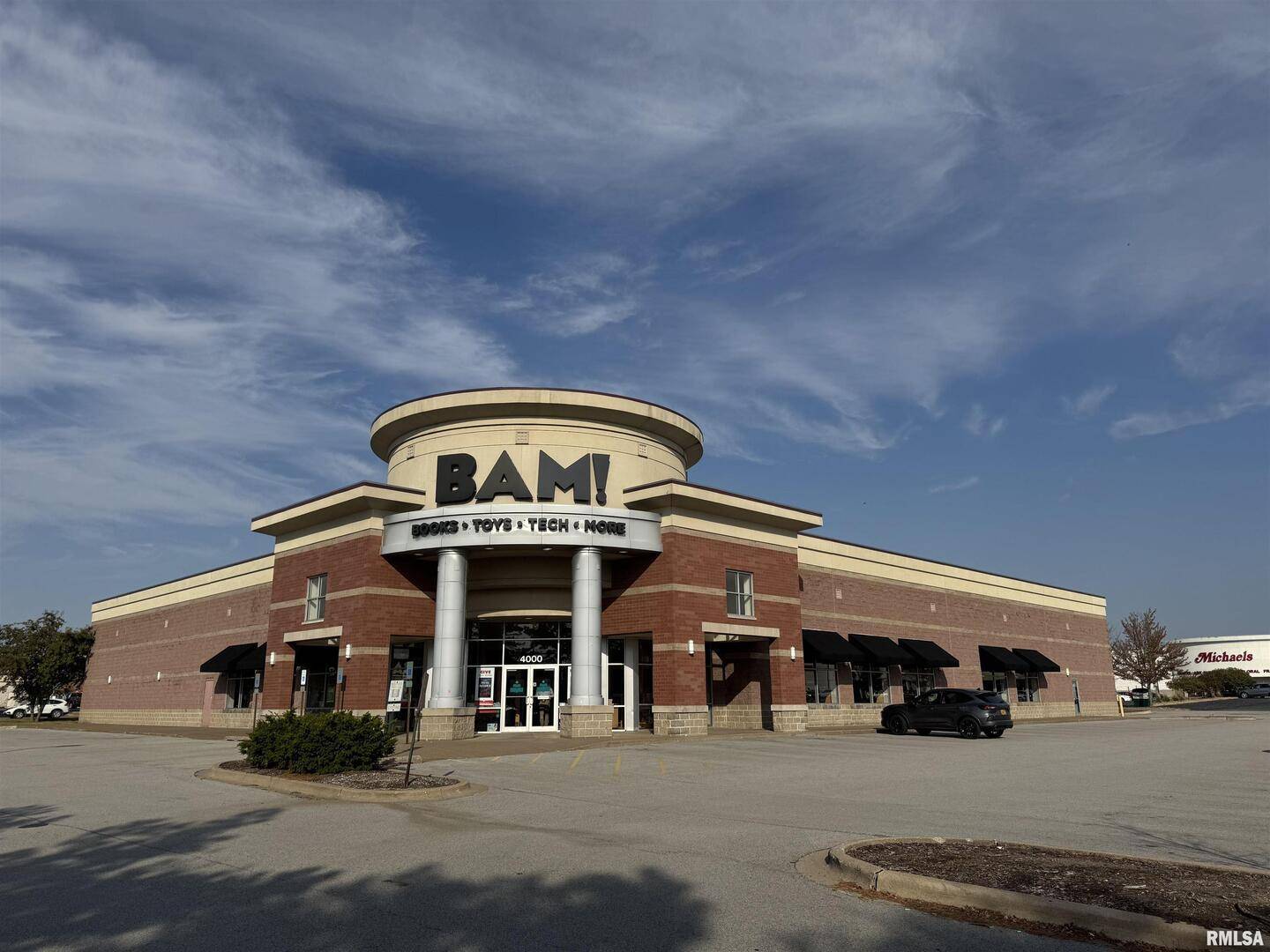 4000 E 53RD ST, Davenport, IA 52807