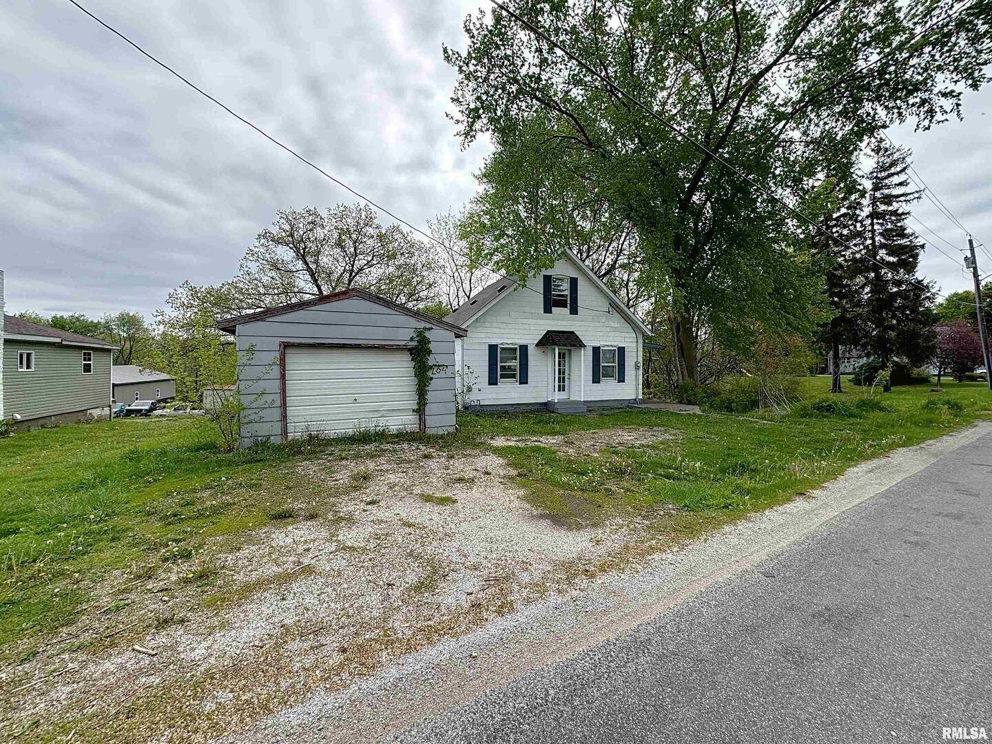 204 MAIN AVE, Matherville, IL 61231