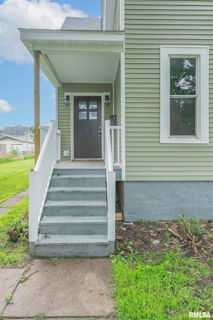 617 6th AVE S, Clinton, IA 52732