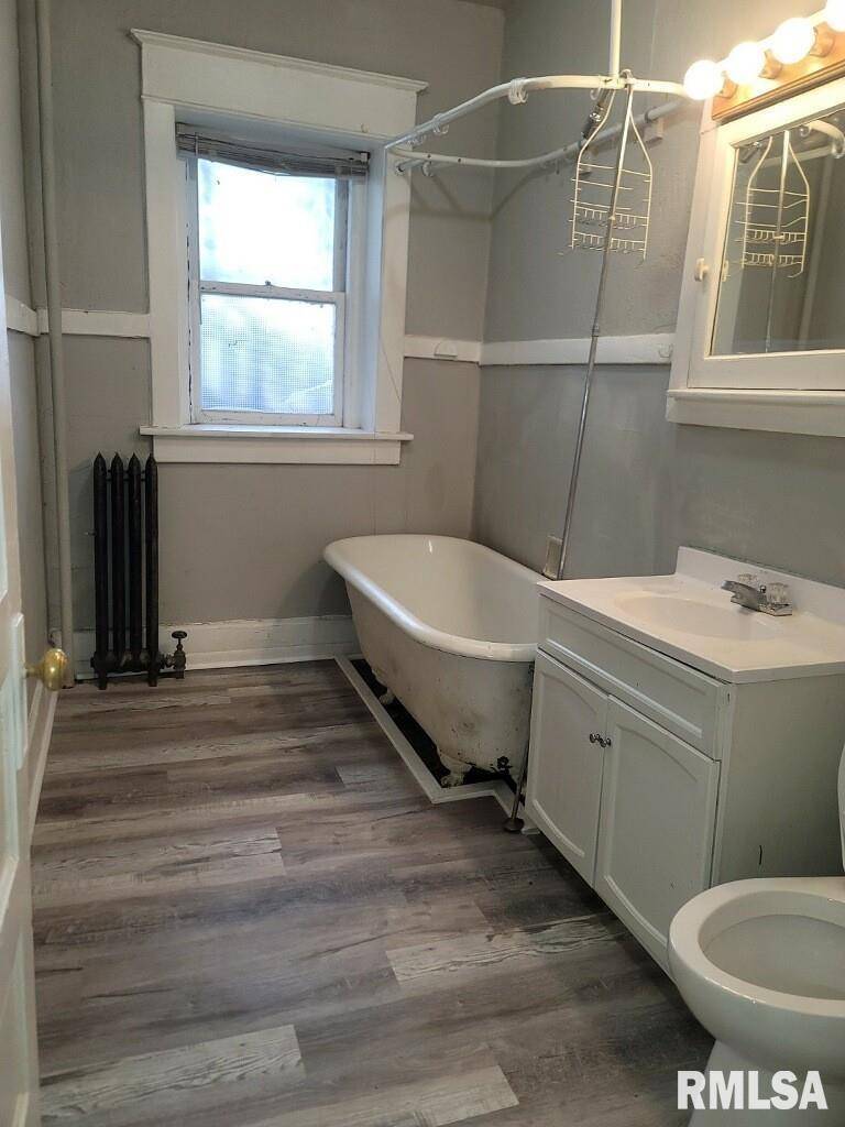 805 W 2ND ST, Davenport, IA 52802