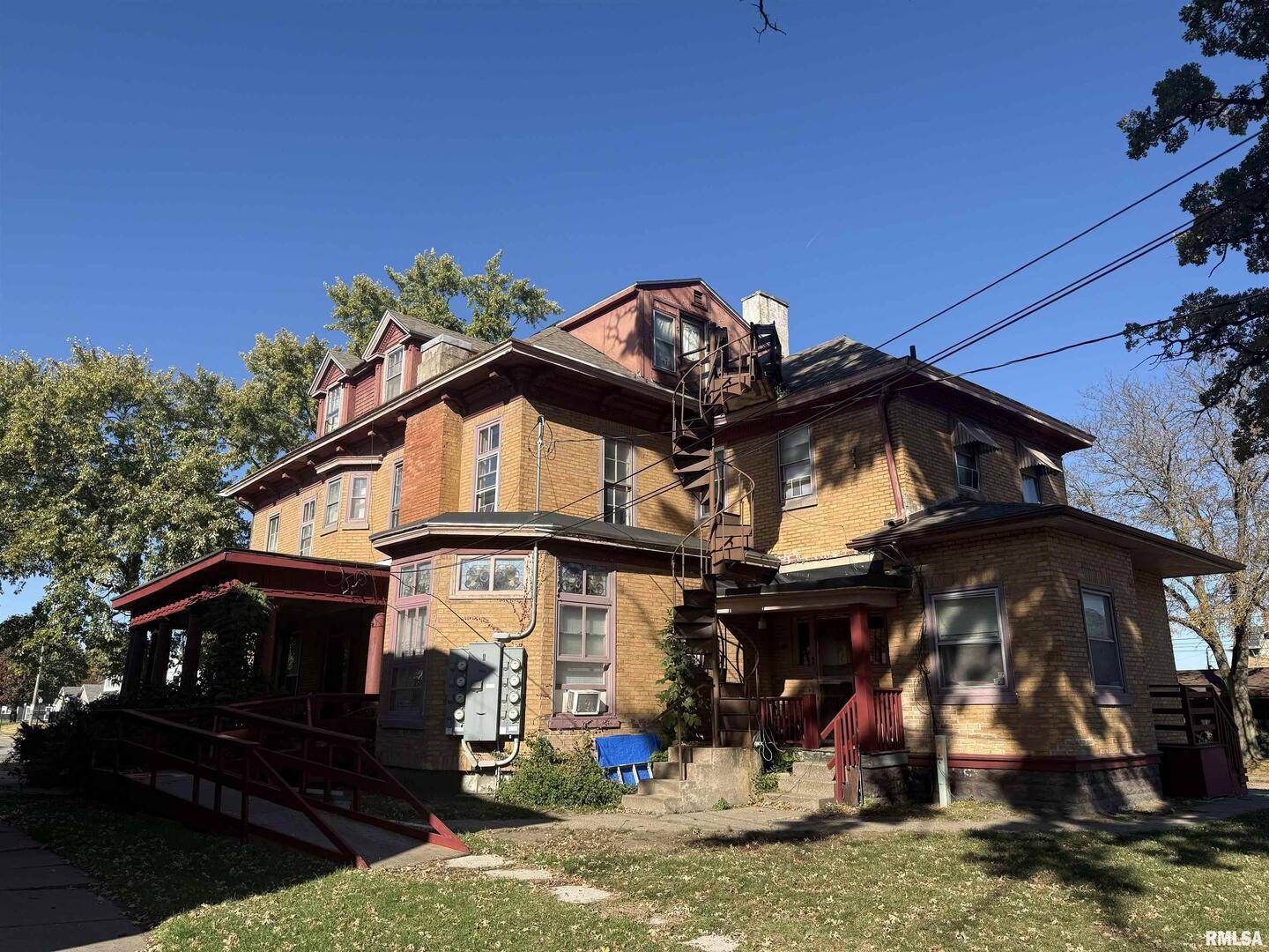 1429 BRADY ST, Davenport, IA 52803