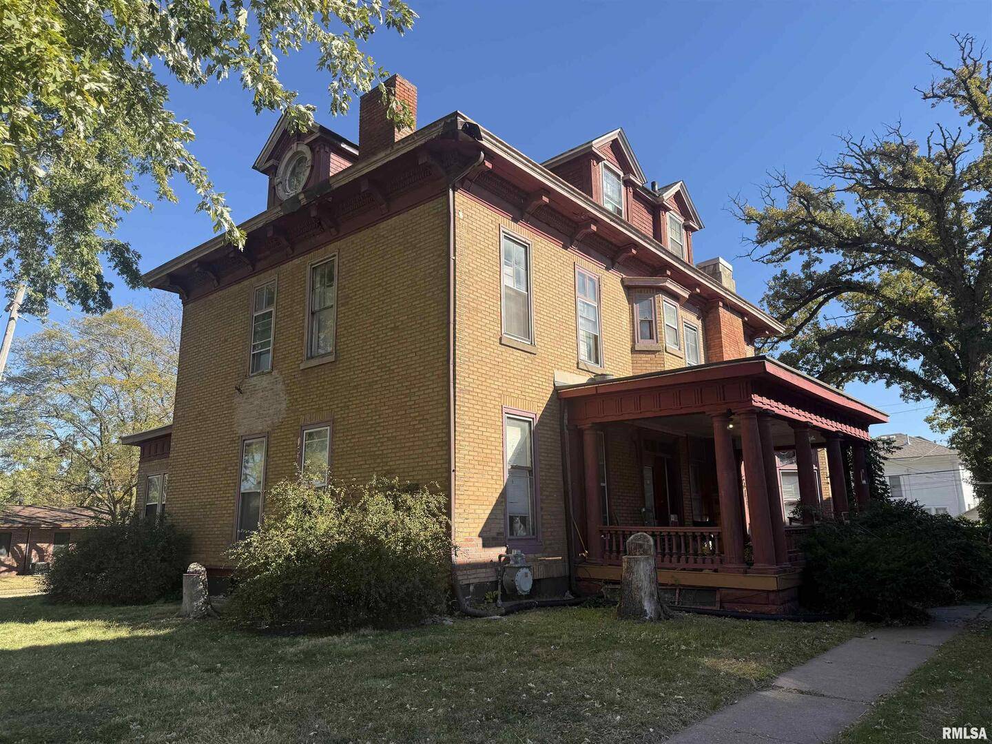 1429 BRADY ST, Davenport, IA 52803