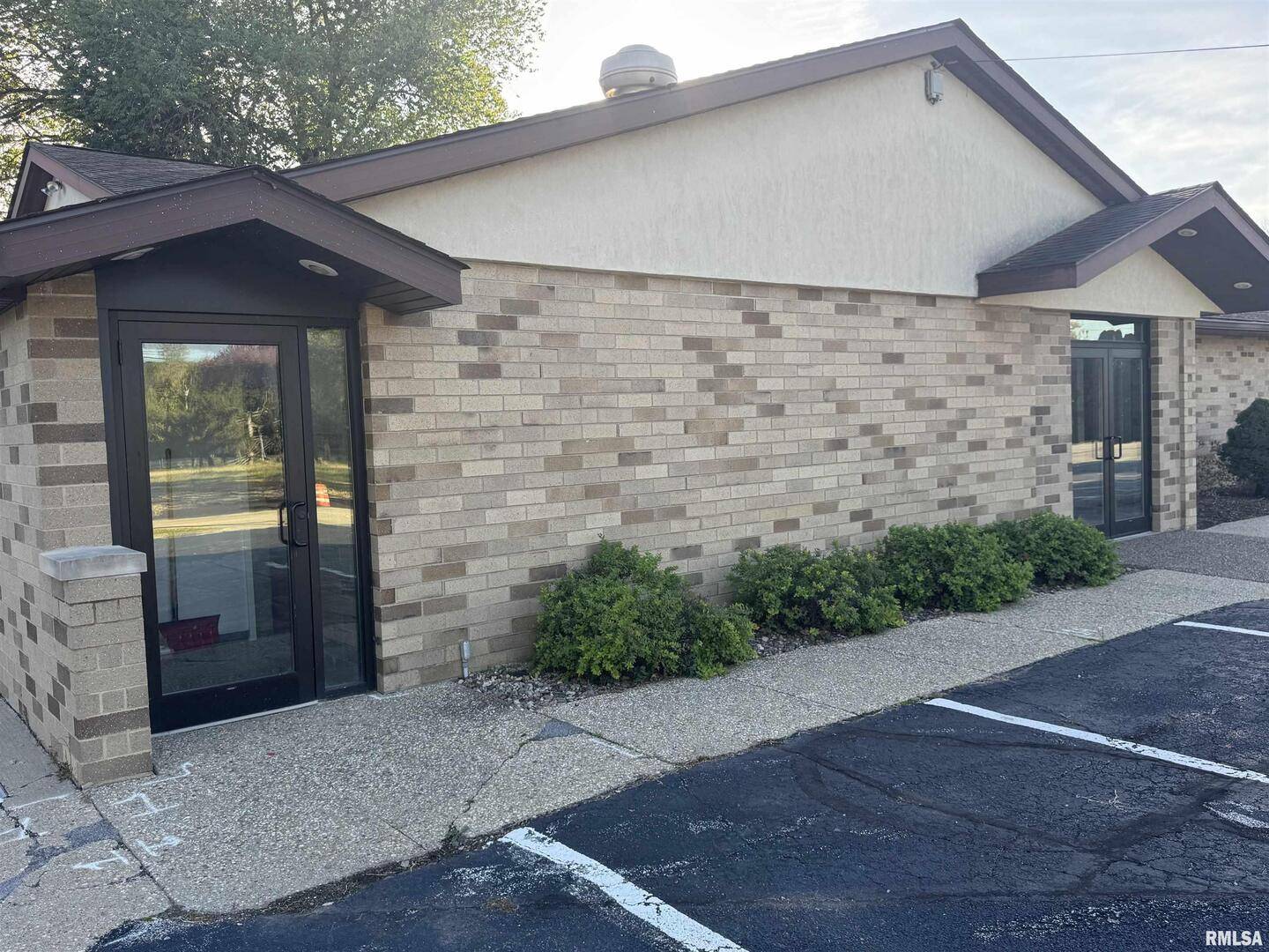708 STATE AVE, Hampton, IL 61256