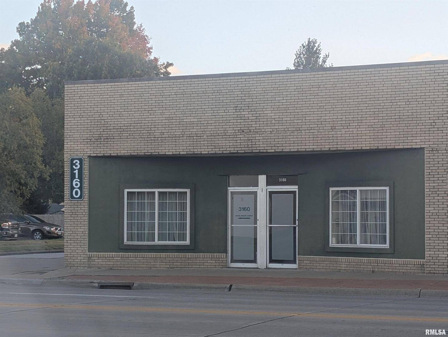 3160 AVENUE OF THE CITIES AVE, Moline, IL 61265