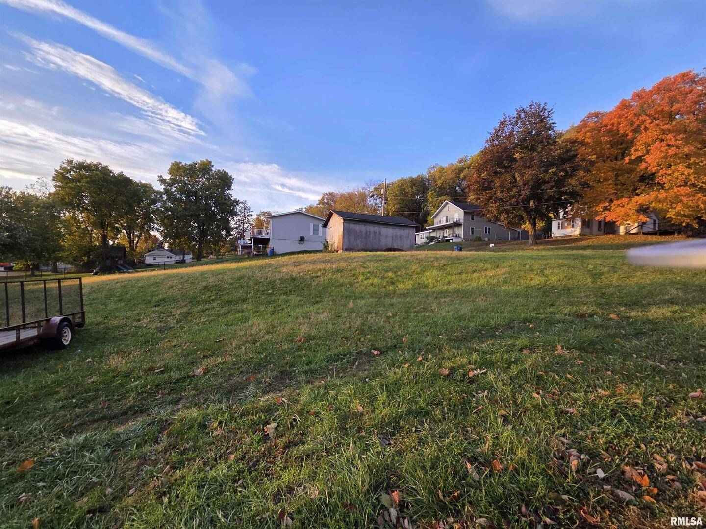 1225 N 2ND ST, Leclaire, IA 52753