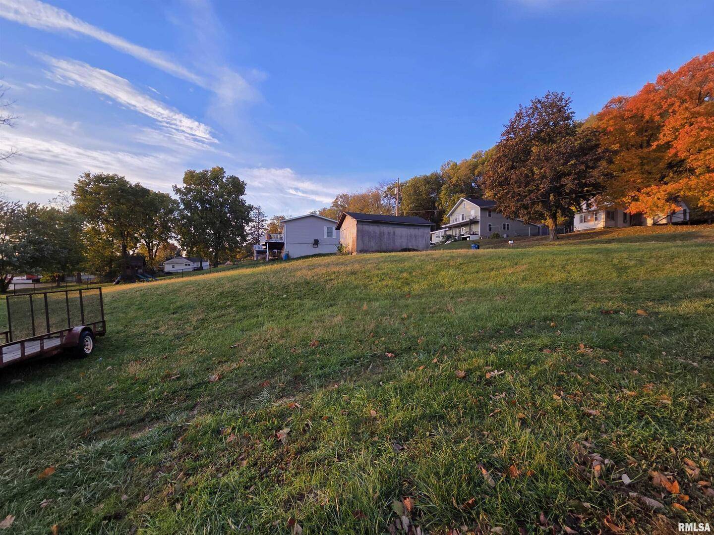 1225 N 2ND ST, Leclaire, IA 52753