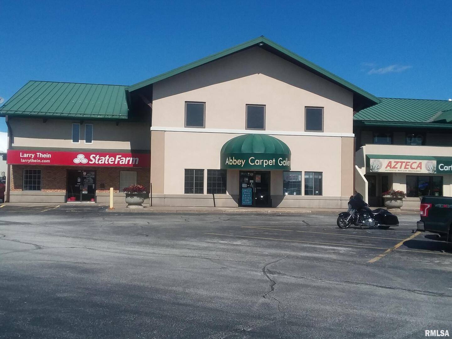4811 N BRADY ST, Davenport, IA 52806