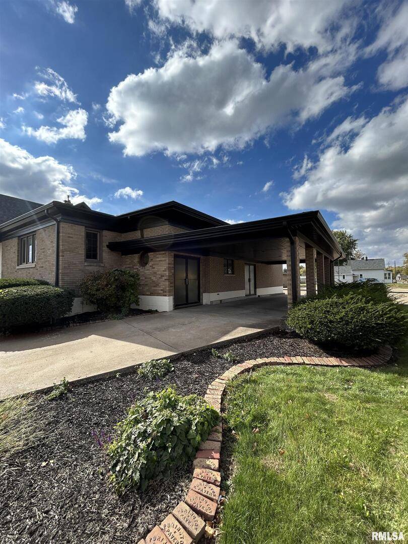 1611 7TH ST, Moline, IL 61264