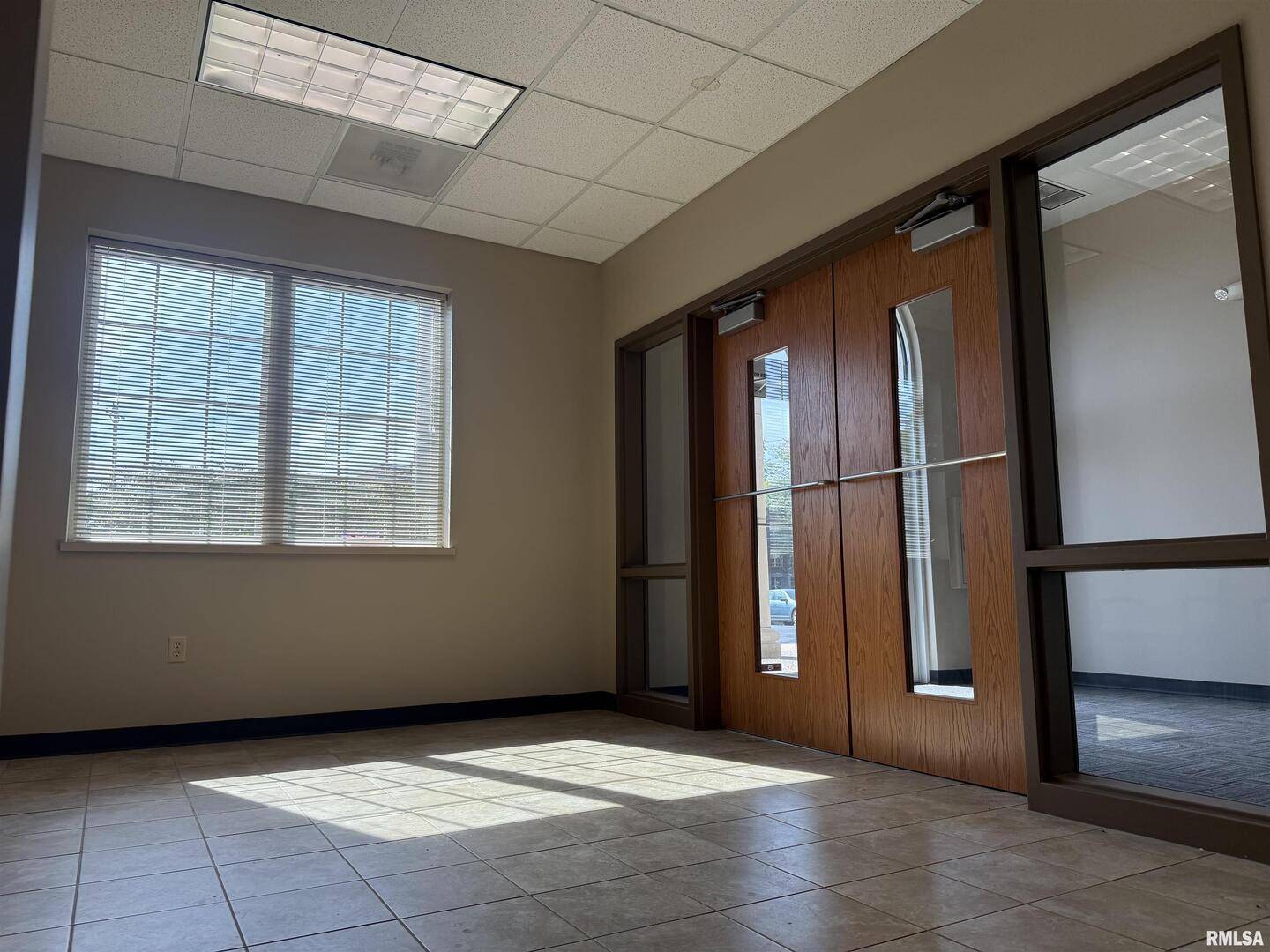 3457 AVENUE OF THE CITIES AVE, Moline, IL 61265