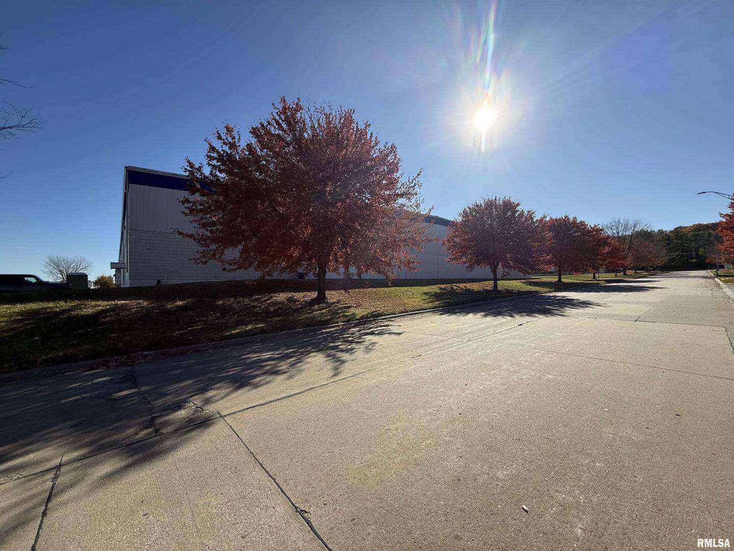 8201 W 42ND ST, Rock Island, IL 61201