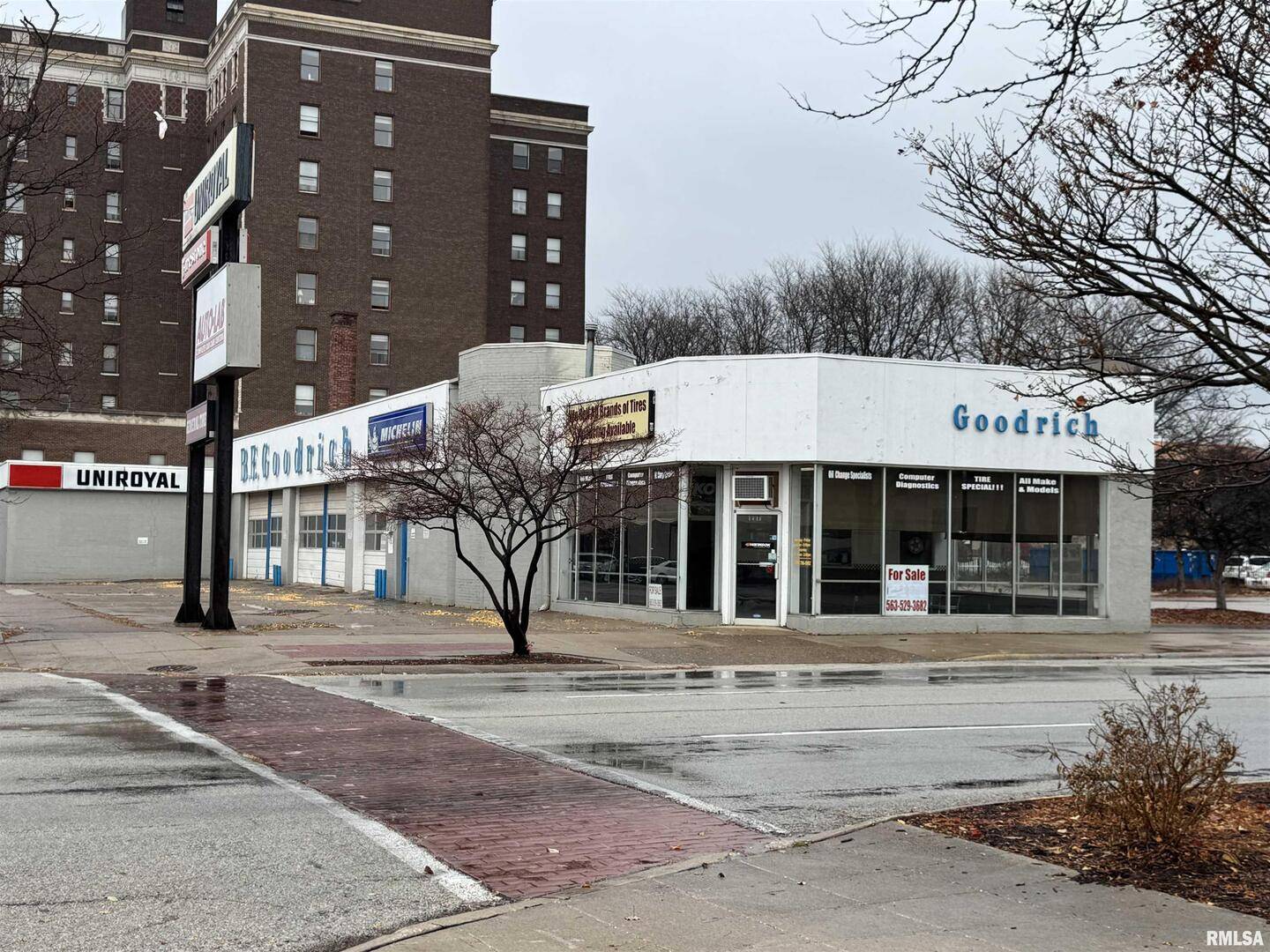 1901 4TH AVE, Rock Island, IL 61201