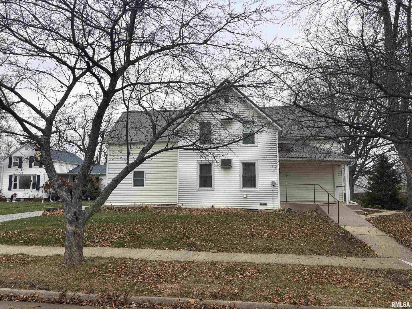 510 2ND ST, De Witt, IA 52742