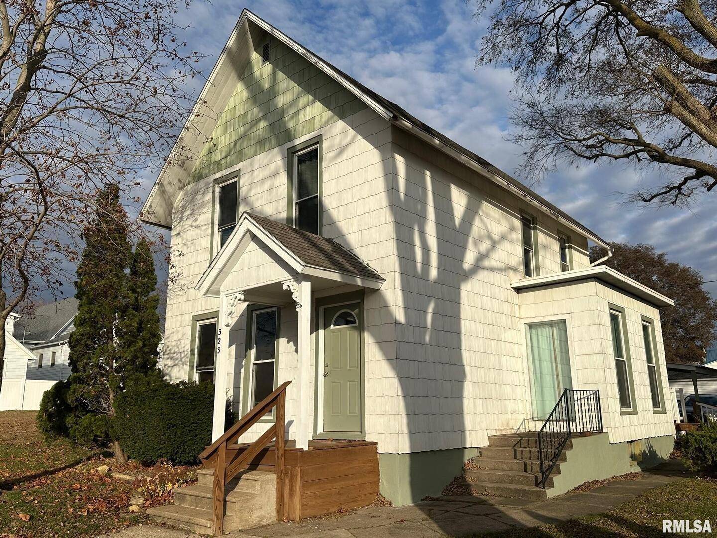 323 LINCOLN ST, Miles, IA 52064