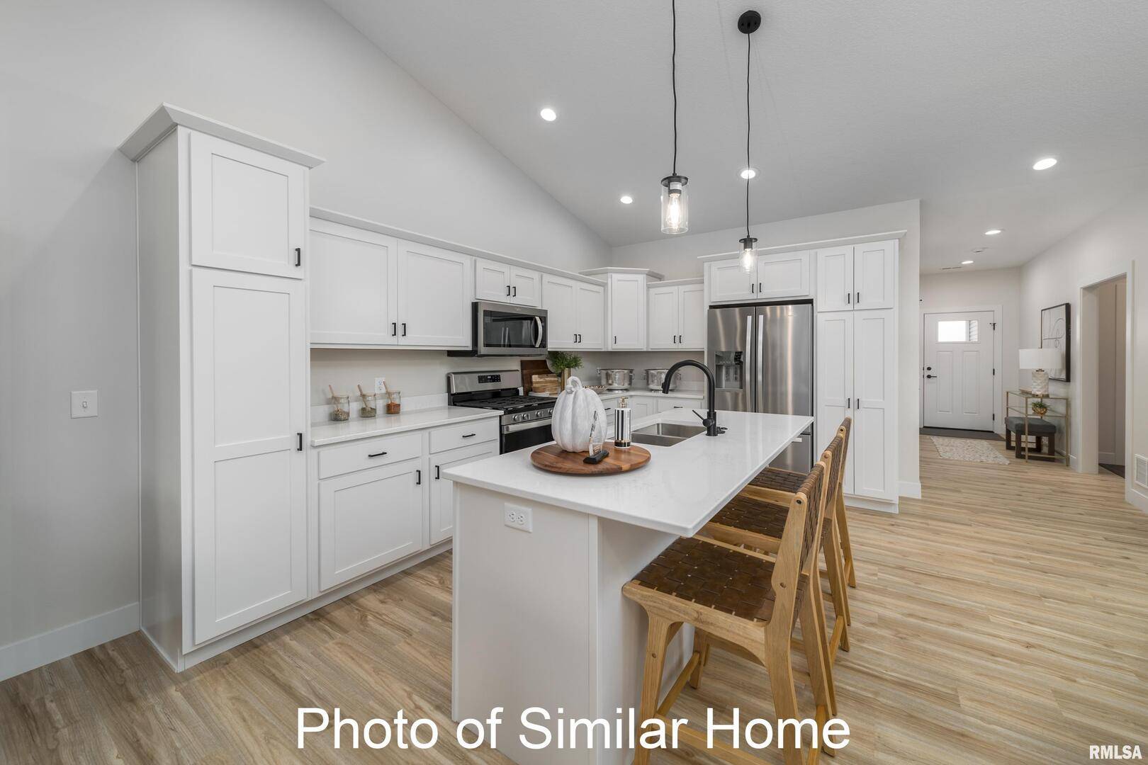 307 E DONAHUE ST, Eldridge, IA 52748