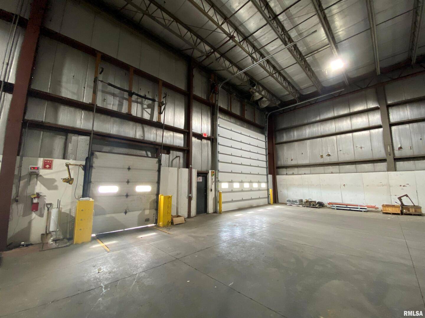 1040 W 11TH ST, Milan, IL 61264